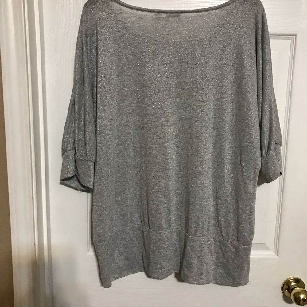 Grey/Silver Top